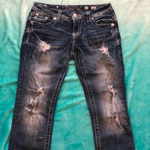 Size 27 Midrise Easy Fit Miss Me Crop Pants